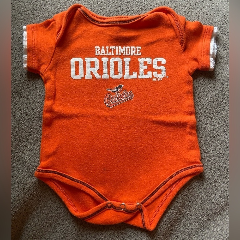 Baltimore Orioles‎ baby onesies 0-3 months